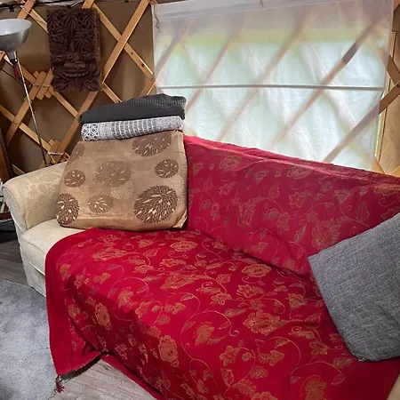 Fabulous Glamping Yurt *